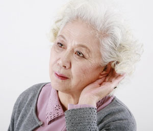 专家解析：为什么会出现单侧耳鸣？耳鸣的病因是什么？