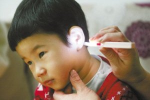 儿童患中耳炎的主要原因是什么?